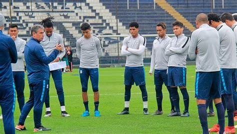 Alianza Lima Pablo Bengoechea Y El Once Blanquiazul Con El Que