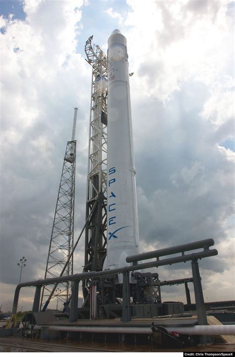 Images: SpaceX's Falcon 9 takes flight - CNET