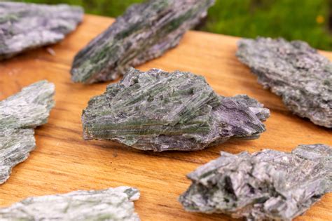 Actinolite Meanings Zodiacs Planets Elements Colors Chakras And