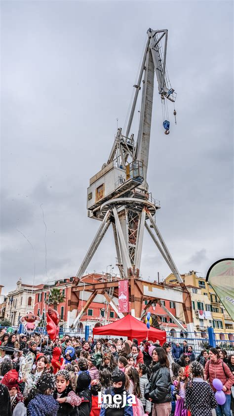 Imperia Banchina Aicardi Gremita Di Piccoli E Adulti Per La Festa Di