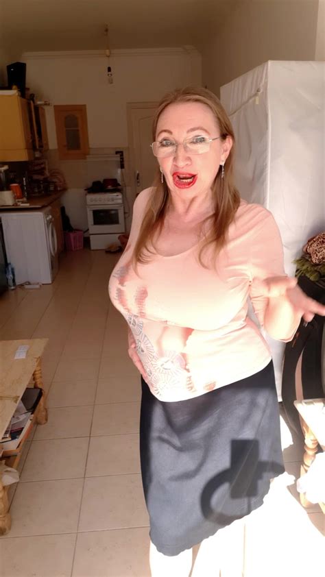 Hot Granny With Glasses Cougar Amateur Porn Feat Mariaold By Faphouse