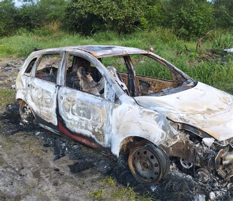 Corpo é encontrado dentro de carro carbonizado no interior da BA