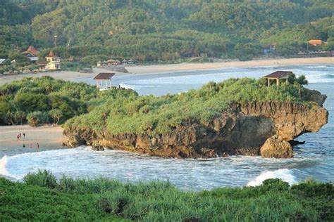 Pantai Sarangan Gunungkidul Lokasi Harga Tiket Dan Tips