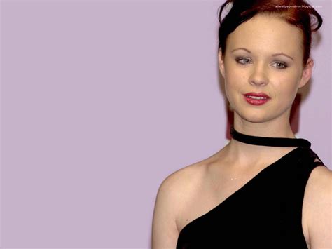 Hot American Actress Thora Birch Picture Wallpapers 1600 X 1200 Gallery