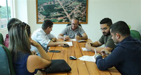 Prefeito Assina Ordem De Servi O Para Pavimenta O De Tr S Ruas E