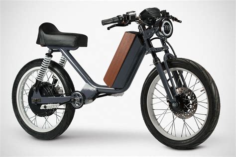 We Are Totally Smitten By This 70s Vintage-Look Moped That Does 60MPH ...