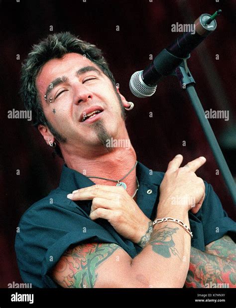 Godsmack Singer Hi Res Stock Photography And Images Alamy