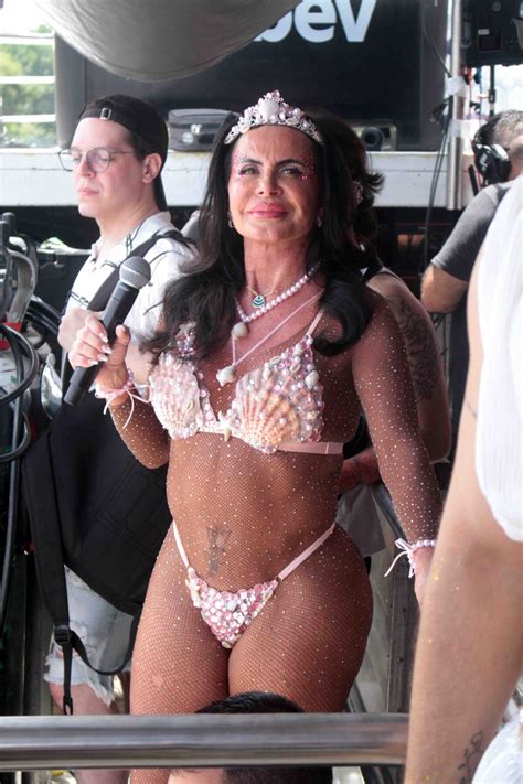 Foto Carnaval 2024 Gretchen Aposta Na Ousadia E Pérolas Em Look