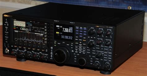 Transmitter HF transceiver Made in China: Kenwood TS-990s - inside pictures