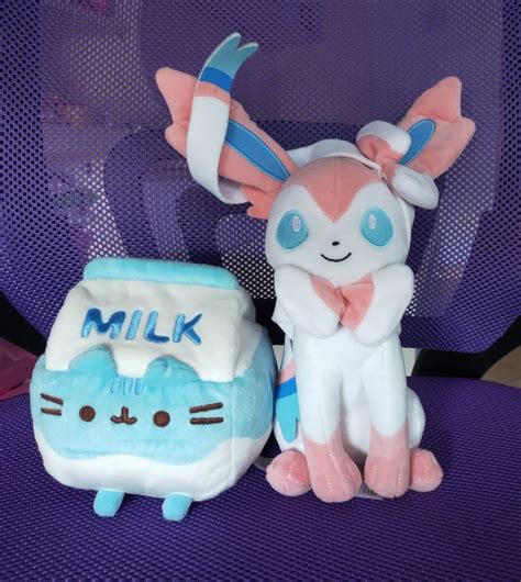 Sylveon And Milk Pusheen Peluche