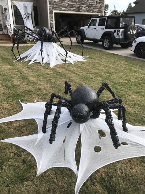 20 Outdoor Spider Halloween Decorations