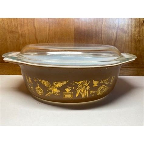 Vintage Pyrex Early American Gold Eagle Quart Casserole Dish With Lid