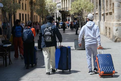 CaixaBank prevé que el PIB turístico crezca un 5 este año el doble