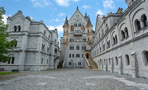 Zamek Neuschwanstein Z Bajki Ciekawostki I Historia Zamku W Bawarii