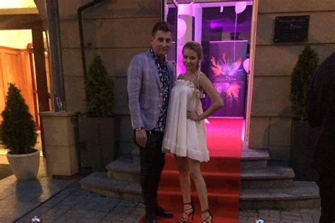 Power Boy Na Czerwonym Dywanie W Towarzystwie Oli Ciupa Hot