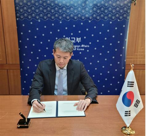 S Korea To Provide Us Mln To U N Fund For People Near Shrinking