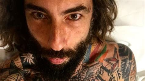 Striscia La Notizia Vittorio Brumotti Aggredito A Pescara