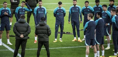 Último Entrenamiento Del Barça Antes Del Partido De Champions League