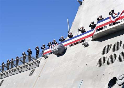 DVIDS - News - USS Omaha Commissioned as Navy’s Newest LCS