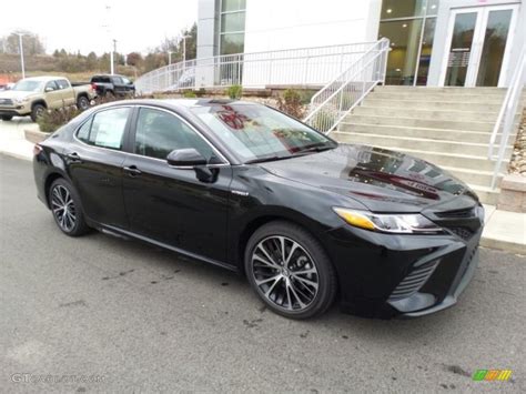 Midnight Black Metallic Toyota Camry Hybrid Se