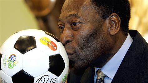 Mort de Pelé le monde entier lui rend hommage