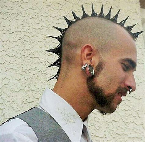 Gay With Piercings Nel 2025