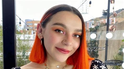 La youtuber Sofía Castro enamora en bikini tropical ideal para lucirse en la alberca FOTO El