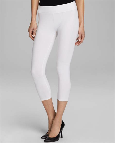 Hue Ultra Capri Leggings In White Lyst