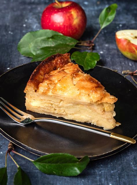 Einfacher französischer Apfelkuchen in schnellem Crêpes Teig