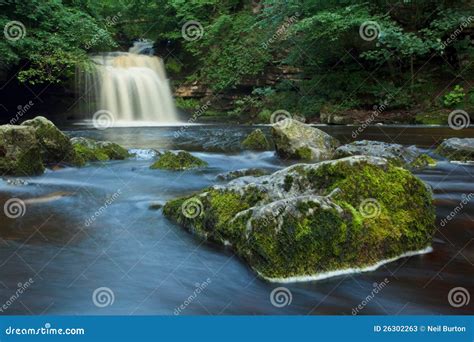 West Burton Fall Yorkshire Dales Np Uk Stock Image Image Of Flooded