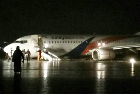 Malaysia Airlines Flight Mh Skidded Off Runway In Sibu Astro Awani