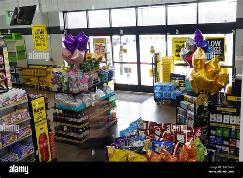 The Front Entrance Of A Dollar General Store Stock Photo Alamy