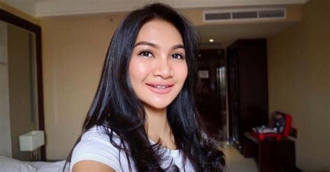 Inilah Fakta Dan Foto Seksi Maulia Lestari Mirip Banget Ariel Tatum