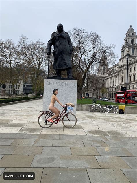 Kerri Barnes Cycling In London Naked To Raise Money For Mental Health Mind Charity AZNude