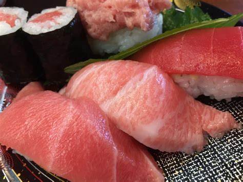 原価割れで大赤字？マグロが美味しい回転寿司、すし遊館でマグロを食べてきた