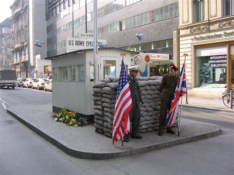 Berlin-Checkpoint Charlie