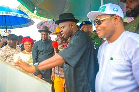 Diri Inaugurates Nembe Road Project Praises Bayelsa Councils