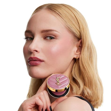 Køb Make Me Blush Powder Blush 44 Nude Lavallière fra Yves Saint Laurent Matas