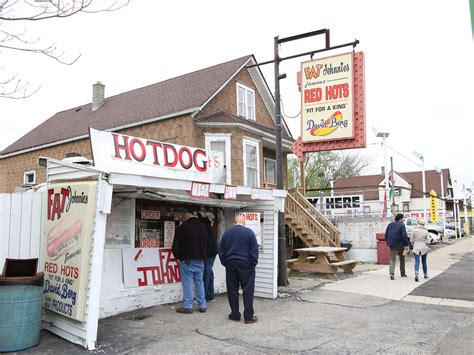 The Wiener’s Circle - Review - Lincoln Park - Chicago - The Infatuation