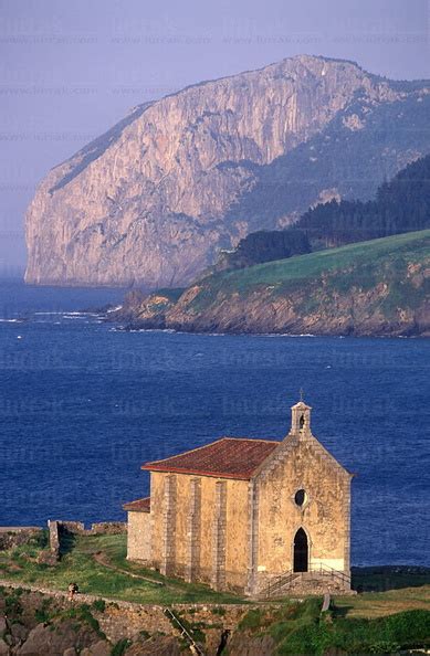 Ermita Santa Catalina Cabo Ogo O Mundaka Lurrak Fotograf A De