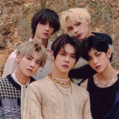 Épinglé Par ︵‿୨♡୧‿︵ Sur ⋆ ࣪ᴛxᴛᵎ ˖࣪ ⋆ Hommes Asiatiques Fond D
