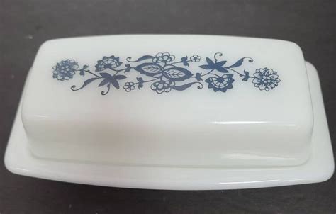 Pyrex Old Town Blue Onion Butter Dish