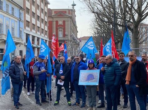 Feneal Uil E Fillea Cgil Basta Morti Sul Lavoro Il Piccolo