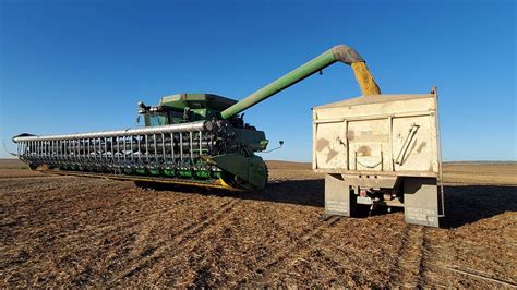 Starting Soybean Harvest In North Dakota 2021 Youtube