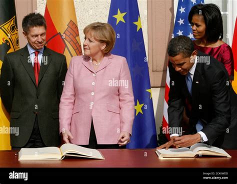 Michelle obama book signing hi-res stock photography and images - Alamy