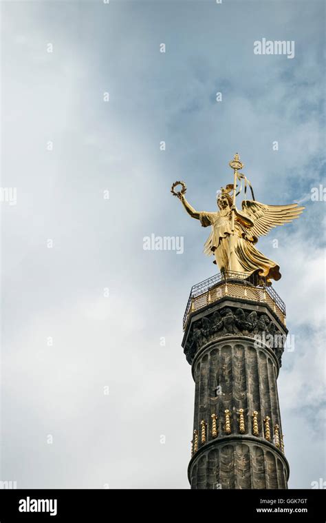 Berlin Statue Victoria On Victory Hi Res Stock Photography And Images