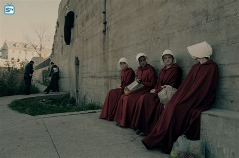 The Handmaids Tale Starring Elizabeth Moss My Take On The Hulu Series