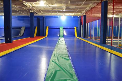 Jumpstreet Indoor Trampoline Park - 11 Photos - Amusement Parks ...