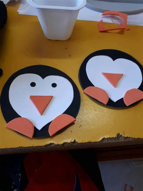 Easy penguin handprint craft for kids – Artofit