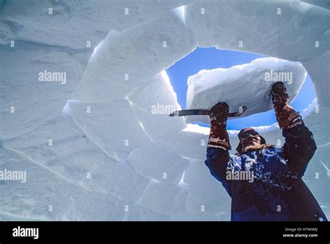 Inuit Igloo Stock Photos & Inuit Igloo Stock Images - Alamy